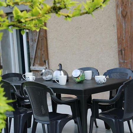 Halte De Saint Leger Deplacements Professionnels Et Familles Exterior photo